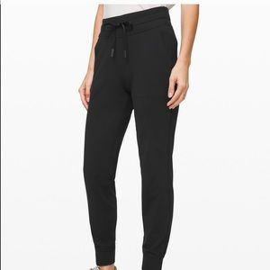 Lululemon Ready to Rulu Joggers - black